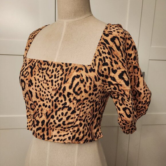 Billabong Animal print Puffy Sleeve square neck crop shirt size Medium - Picture 2 of 6